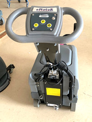 OpenBox BatteryPowered Walk Behind 15″ Brush FloorCleaning 8Gal FordableScrubber