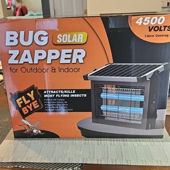Fly Bye Solar Bug Zapper 4500V Indoor/Outdoor Pole Mount SE566