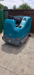 Tennant T17 ec-H2O Industrial Floor Scrubber – Tested & Working + Charger