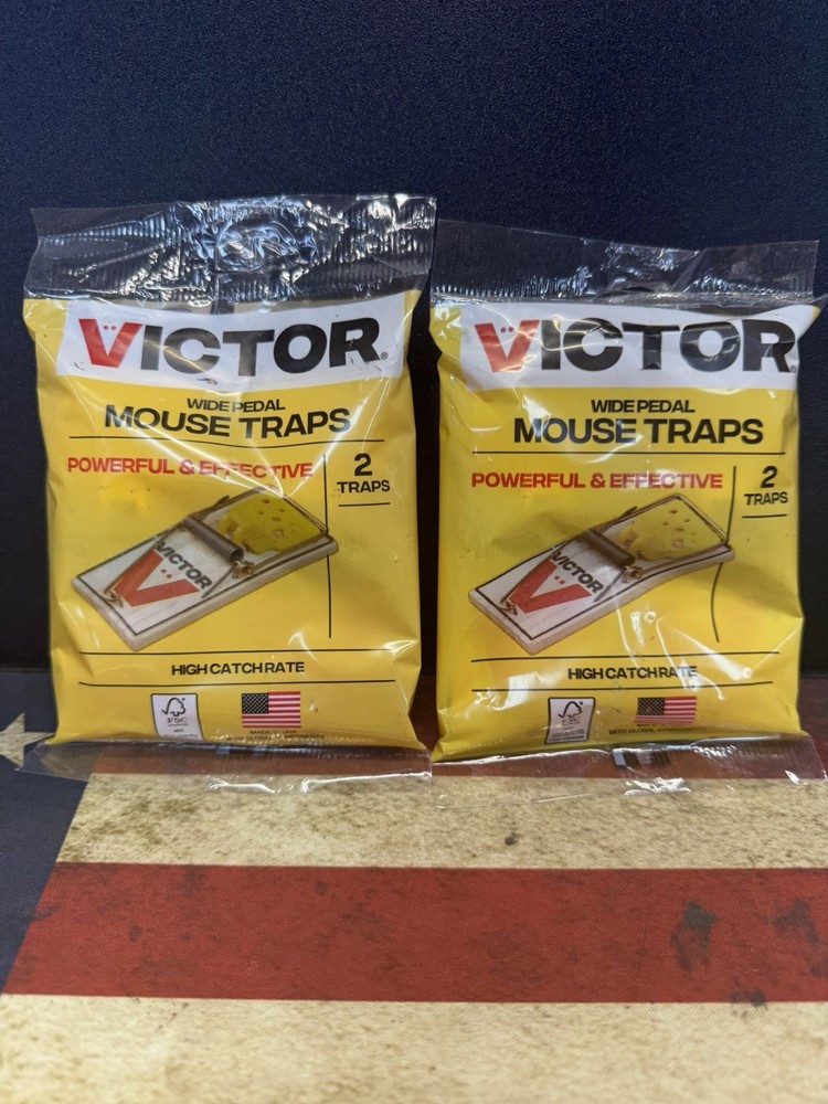 Victor Wide Pedal Mouse Traps M150 Indoor Mice Snap Trap, 2 Traps (No Box)
