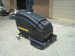 NSS WRANGLER 3330 DB Floor Scrubber 33-inch, 60 day parts WARRANTY