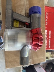 Dyson v8