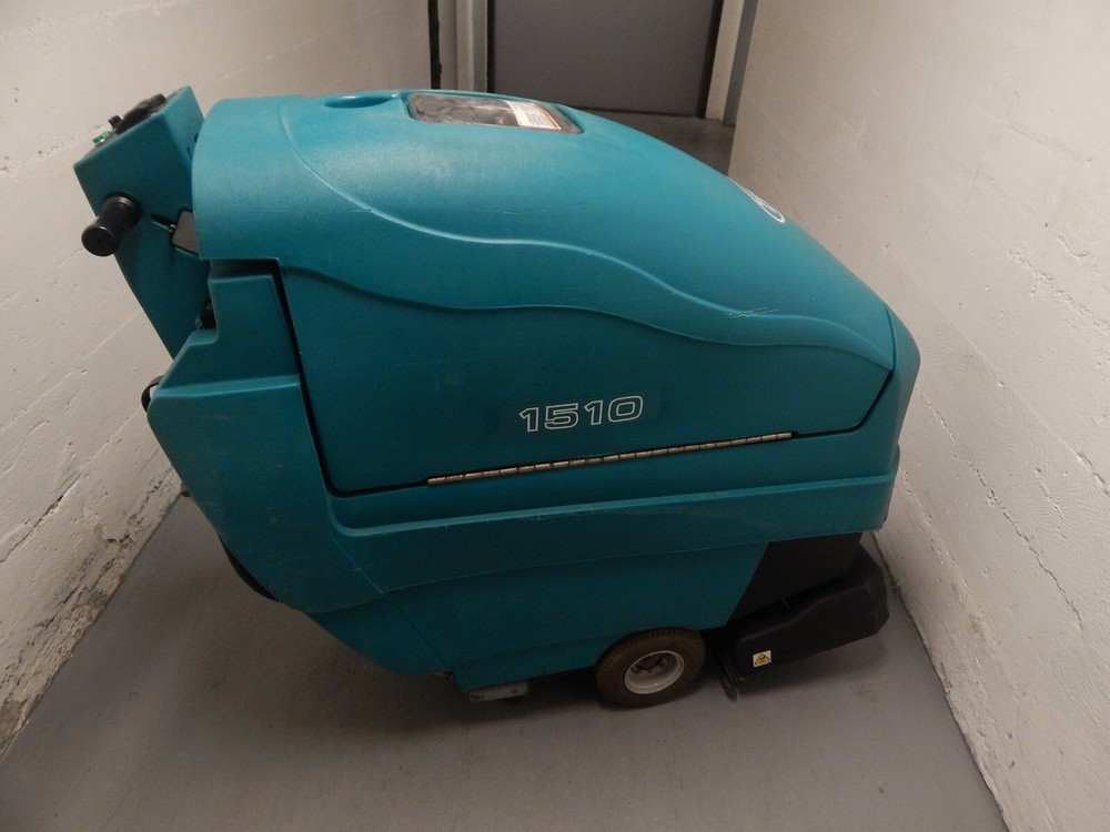 Tennant 1510 22″ Walk-Behind Carpet Extractor Cleaner, Cordless, Great Condition