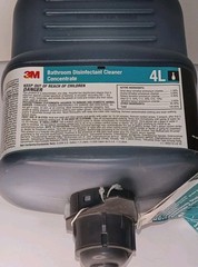 3M™ Bathroom Disinfectant Cleaner Concentrate 4L Gray Cap 2 Liter