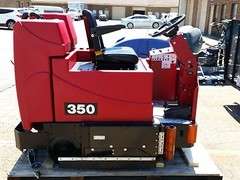 TomCat 350 35inch Disc Rider Floor Scrubber under 700Hours 60 day parts WARRANTY
