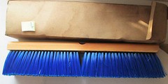 OSBORN 18″ ECONOMY COARSE SWEEP BROOM 81021 3″ TRIM SYNTHETIC (ZZ2)