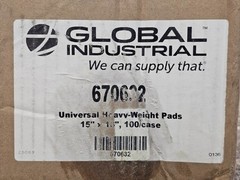 (QTY 100) Global Industrial 670632 Universal Pad, Sorbent Pads, 15″ x 18″, Gray