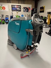 Tennant T300e 20″ Walk-Behind Scrubber 10871800