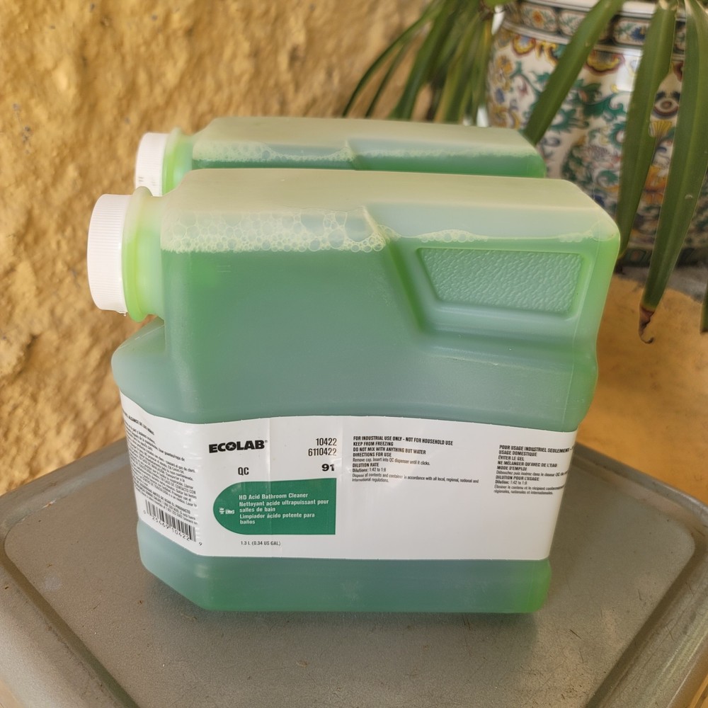 [Lot of 2] Ecolab 6110422 QC 91 Industrial Bathroom Cleaner 1.3L Each Old Stock