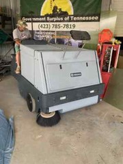 Tennant T15 Ride-On Scrubber Only 71 hrs. Needs front drive tire & Batteries