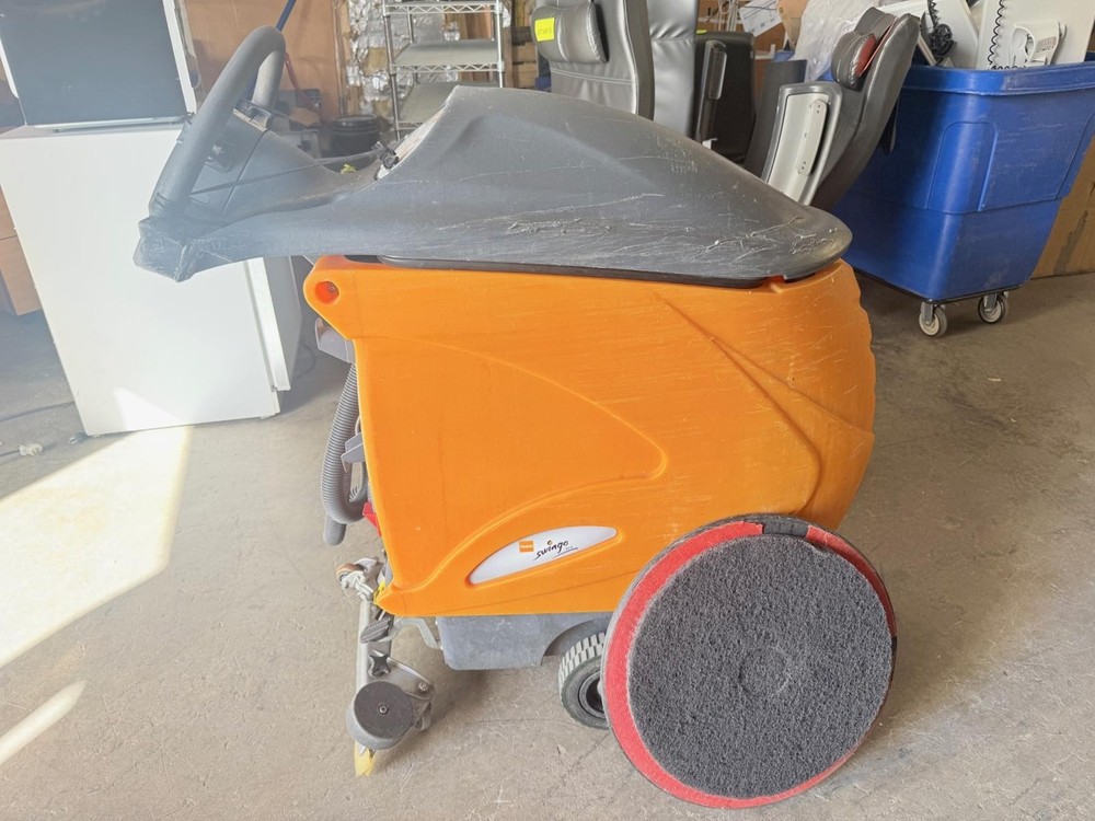 Taski Swingo Single Disc Drive scrubber 855B 855 B 40L Tank