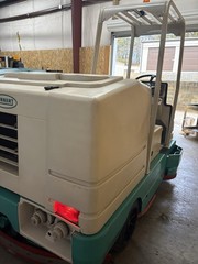 Tennant 7400 Scrubber LP Totally Serviced Low Hrs . G M Vortex Eng.