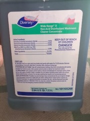 Diversey Wide Range II Commercial Disinfectant Washroom Cleaner Concen. 2.64qt