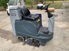 NILFISK ADVANCE ES4000 RIDING CARPET CLEANER EXTRACTOR WET VACUUM RIDE ON RIDER