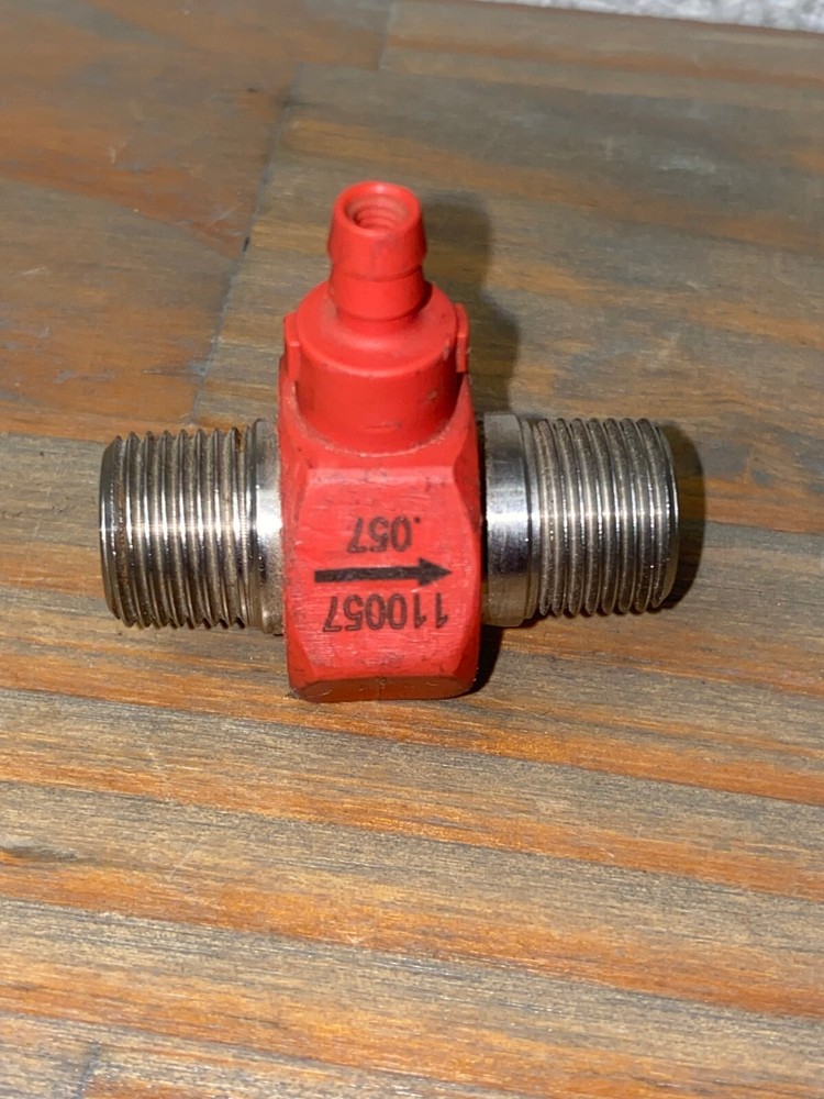 3/8″ NPT x 3/8″ NPT Hydraflex Chemical Injector – 110057 Red – 1.0 GPM