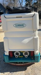 Tennant 7200 floor scrubber