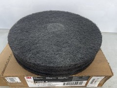 3M Black Stripper Pad 7200 17” 4 Pack