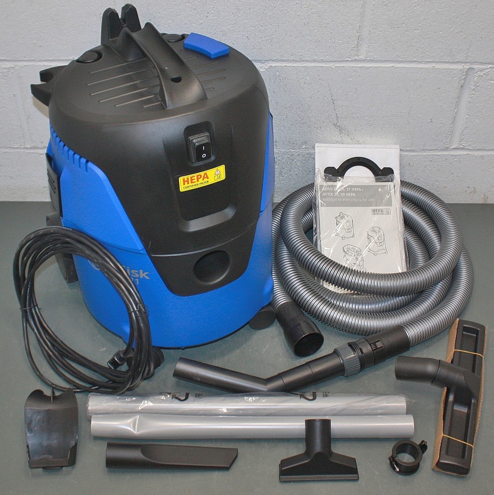Nilfisk Aero 21 Shop Vacuum 107418440, 5-1/4 Gallon Tank, 120V AC, Wet Dry HEPA