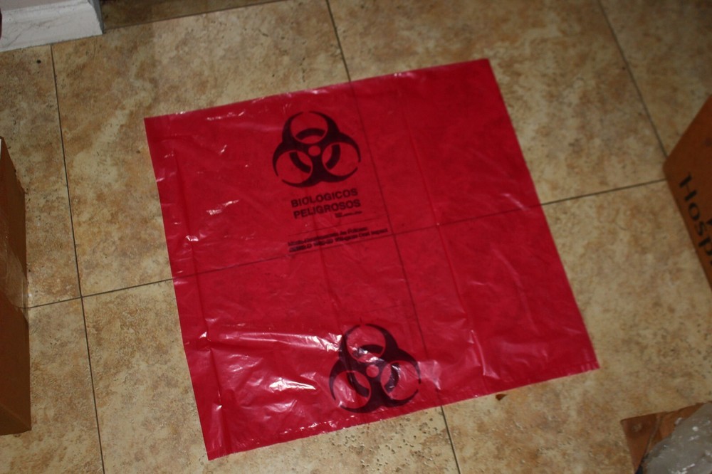 252 Bio Hazard Infectious Waste 24 x 23 Red Disposable Bag, 8-10 Gallon,