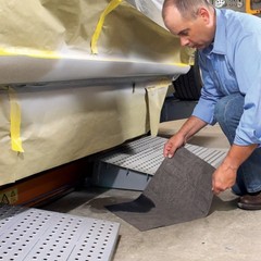 New Pig 25100 20″ x 15″ Gray Light-Weight Absorbent Mat Pads 100 Pieces