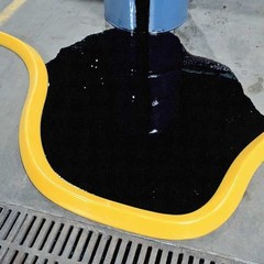 Pig Plr204-Bk Spillblocker Barrier Dike, Black, 4 In