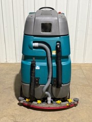 Tennant T7 26″ Riding Disk Floor Scrubber