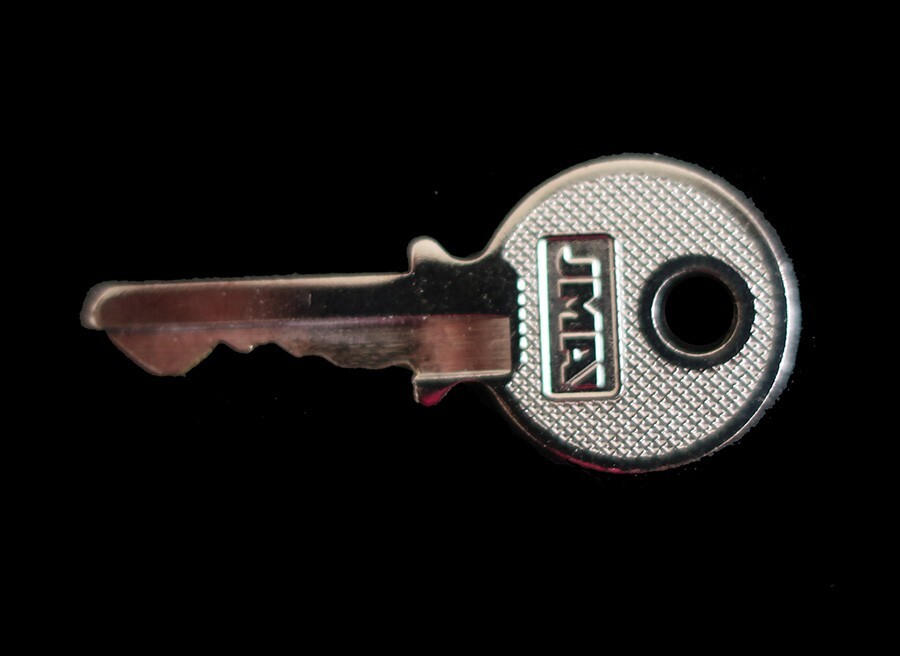 (1) SPARE KEY FOR ADVANCE ADVANGER, AQUA RIDE RIDER SCRUBBERS, 20i