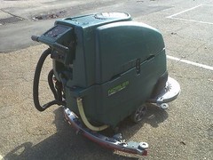 Nobles Speed Scrub SS5 32″ Floor Scrubber under 600 hours 60 Day Parts WARRANTY