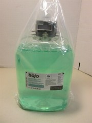 GOJO Moisturizing Cucumber Melon Foam Hand, Hair, and Body Wash Refill 2000ml