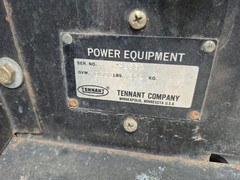 TENNANT LITTER HAWK 1030 SIDEWALK PARKING LOT SWEEPER KUBOTA D722 DIESEL 142 HRS