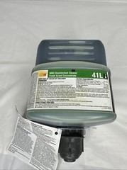 3M Twist ‘n Fill 41L MBS Disinfectant Cleaner 2 L Liquid Concentrate Fresh Scent