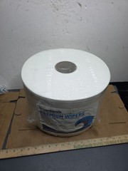 One Roll Boardwalk P050JPW 9 in. x 13 in. Hydrospun Wipers – White (1100 Roll)