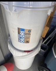 Oil-Dri Premium Absorbent Bucket for Oil, Grease, Hydraulic Fluid, Water Spills