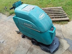 Tennant 5300 FLOOR SCRUBBER