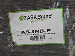 (QTY 100) TaskBrand AS-INB-P 15In x 18in Universal Sorbent Pad, Melt Blown -Gray